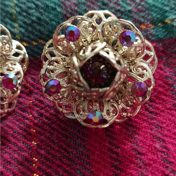 Sarah Coventry Clip On Earrings Aurora Filligree 3 Demensional Flowers - Picture 2 of 10